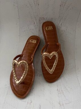 Gianni Bini Women's Brown Heart-Accent Slide Sandals Size 9